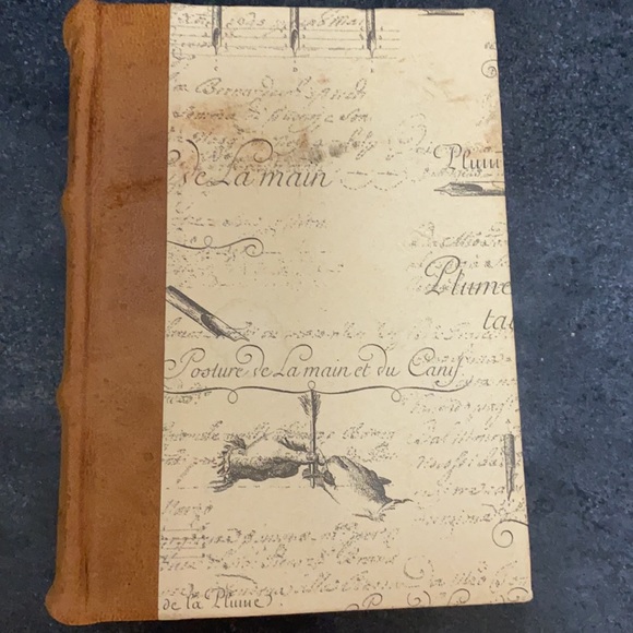 Vintage new and unused genuine leather-bound journal w/blank pages made in Italy - Picture 8 of 10